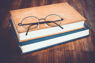 UKiset词汇讲解：Trail, track and trace？追的方式有何不同