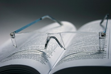 改革开放40周年，新加坡建国总理李光耀被授予“改革友谊奖章”！